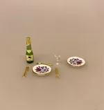 Miniature Tallerkener 2 stk. Porcelæn Lilla blomst , service, tallerken, dukkehusting, dukkehustilbehør, ting til, tilbehør, udstyr, miniature, nisser, nissebo, nissedør, nissetibehør, julekalender, diy, royal cph, symbolsk gave, sangskjuler, 1:12, biti, ribe, små, tallerkner, porcelæn, sjov,
