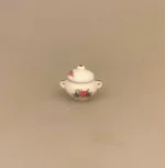 Miniature Terrin med Ører og Blomst, blomster, porcelæn, service, miniature, miniaturer, suppe, suppeterrin, låg, skål, dukkehus, dukkehusting, dukkehustilbehør, jul, frigast, nisser, 1:12, birgitte, morgen, mini, ting til, tilbehør, sætterkasse, sættekasse, sangskjuler, tale, symbolsk, gave, kok, tjener, borddækning, emil, lønneberg, nissetilbehør, nissedør, nisser, nissebo, biti, ribe