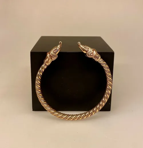 Armbånd Bronze med Midgårdsormen Snoet, slange, evigheden, uendelig, infinity, fabeldyr, bronze, kobber, gyldent, armring, snoet, hoveder, bukke, aser, asatro, nordisk, mytologi, tro, museumssmykker, kopi, smykker, bronzearmbånd, bronzesmykker, fund, udgravninger, til mænd, herrer,