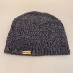 Hue Ensfarvet Uld med Foer - Rahar Blågrå, mørkgrå, grå, hue, beanie, uld, hat, hue, strikhue, varm, blød, foret, herre, mænd, unisex, dame, accessories, tilbehør, vinterhue, efterår, lun, ulden, ren, uld, håndstrikket, ensfarvet, mønsterstrik, dansk, design, flot, klassisk, norsk, biti, ribe, lammeuld,