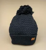 Hue Merinould med Pompon - Nyhavn Mørkeblå, navy, marine, marineblå, mørk, klassisk, sømands, matros, til, mænd, herrer, drenge, unisex, merino, blød, uden foer, kvast, pompon, pompom, sjov, hipster, kæk, lilleper, ulden, uldhue, hat, strik, strikket, smart, varm, biti, ribe, dansk, design,