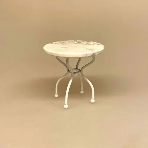 Miniature Cafébord med Marmorplade - Hvidt, alabast, marmor, cafébord, havebord, havemøbler, terrassemøbler, konditori, dukkehus, dukkehusting, dukkemøbler, dukkehusmøbler, dukkestue, dukkehuse, ting til, miniaturer, skala 1/12, 1:12, biti, ribe, små ting, sætterkasse, symbolsk, sangskjuler,, restaurant