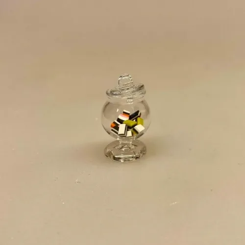 Miniature Glas Bonbonniere med Lakridskonfekt, all sorts, konfekt, mini, bitte, lille, slik, konfekture, glas, slikbutik, juleslik, jul, nisser, nissetilbehør, nissedør, 1:12, miniaturer, dukkehus, dukkehusting, dukkehusmad, dukkehustilbehør, biti, ribe, barbie