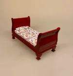 Miniature Karlekammer Seng Mahogni, seng, enkeltseng, karlekammer, karlekammerseng, pigekammer, gammeldags, træ, dukkeseng, dukkehusseng, dukkehus, nisser, nissebo, nissehus, jul i, dukkehusmøbler, tilbehør, ting, til, miniature, 1:12, birgitte frigast,