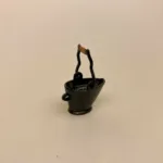 Miniature Kulspand Sort, kul, koks, fyring, koksspand, brændsel, miniature, lille, mini, brændeovn, komfur, fyring, kold tid, sjov, sangskjuler, symbolsk, gave, varme, dukkehus, nisser, nissedør, nissebo, nissehus, ting til, 1:12, mini, tilbehør, biti, ribe, nissedør