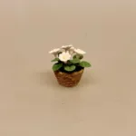 Miniature Kurv med Margueritter, blomster, forårsblomster, have, havearbejde, haveliv, sommerblomster, drivhus, haveredskaber, dukkehus, orangeri, symbolsk, gave, miniaturer, 1:12, sangskjuler, nisser, håndlavet, miniblomster, tilbehør, ting til, nisser, biti, ribe, dukkehusting, dukkehustilbehør