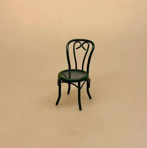 Miniature Metal Stol - Grøn, caféstol, konditori, dukkehus, dukkehusting, dukkemøbler, dukkehusmøbler, dukkestue, dukkehuse, ting til, miniaturer, skala 1/12, 1:12, biti, ribe, små ting, sætterkasse, symbolsk, sangskjuler,, restaurant