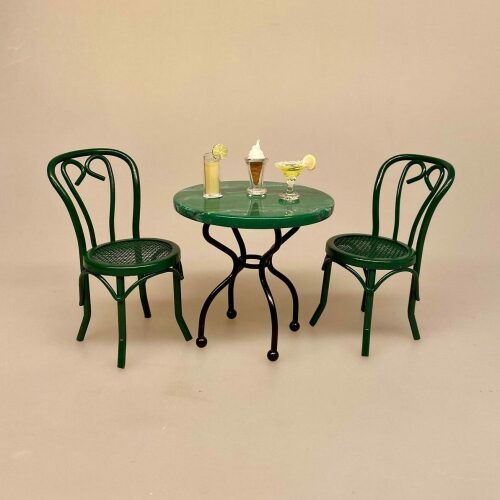 Miniature Metal Stol - Grøn, caféstol, konditori, dukkehus, dukkehusting, dukkemøbler, dukkehusmøbler, dukkestue, dukkehuse, ting til, miniaturer, skala 1/12, 1:12, biti, ribe, små ting, sætterkasse, symbolsk, sangskjuler,, restaurant