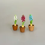 Miniature Potte med Hyacint, hyacinter, forår, jul, juleblomst, mini, miniature, dukkehus, blomster, til, tilbehør, ting til, dukkehusblomster, dukkehusting, dukkehustilbehør, nisser, nissebo, nissehus, julestue, jul i, julepynt, 1:12, nissedør, birgitte frigast, biti,, ribe