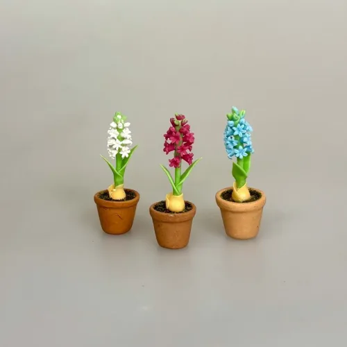Miniature Potte med Hyacint, hyacinter, forår, jul, juleblomst, mini, miniature, dukkehus, blomster, til, tilbehør, ting til, dukkehusblomster, dukkehusting, dukkehustilbehør, nisser, nissebo, nissehus, julestue, jul i, julepynt, 1:12, nissedør, birgitte frigast, biti,, ribe
