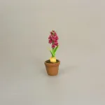 Miniature Potte med Hyacint, hyacinter, forår, jul, juleblomst, mini, miniature, dukkehus, blomster, til, tilbehør, ting til, dukkehusblomster, dukkehusting, dukkehustilbehør, nisser, nissebo, nissehus, julestue, jul i, julepynt, 1:12, nissedør, birgitte frigast, biti,, ribe