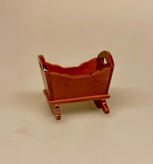 Miniature Vugge Nød, trævugge, baby, babyseng, babyting, symbolsk, gave, barnedåb, dåbsgave, børneseng, dukkehus, dukkemøbler, møbler, til, ting, dukkehus, dukkehusinteriør, dukkehusting, nisseting, nissetilbehør, nissedør, nissehus, tilbehør, miniaturer, 1:12, biti, ribe