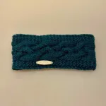 Pandebånd Uld med Foer - Aran Flaskegrønt, bandi, 8252, irsk, nepal, håndstrikket, fairtrade, uldent, lunt, blødt, varmt, praktisk, smart, klassisk, grønt, petrol, blågrønt, foret, med foer, fleece, kradser ikke, gave, gaveide, julegave, accessories, efterår, biti, ribe