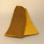 Pulsvarmere i Uld Vendbare - Gul Camel, vendbare, dobbelte, to farver, gule, varmgul, camel, lysebrun, pulsvarmere, håndledsvarmere, uldne, håndstrikkede, tynde, varme, lune, smarte, praktiske, varmer, smarte, fingerfri, fingerløse, uden fingre, accessories, indendørs, fryser ikke, holde, ren, blød, kradser ikke, biti, ribe