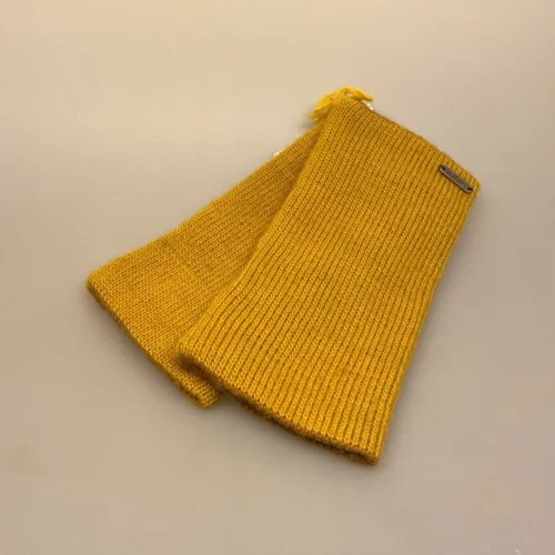 Pulsvarmere i Uld Vendbare - Gul Camel, vendbare, dobbelte, to farver, gule, varmgul, camel, lysebrun, pulsvarmere, håndledsvarmere, uldne, håndstrikkede, tynde, varme, lune, smarte, praktiske, varmer, smarte, fingerfri, fingerløse, uden fingre, accessories, indendørs, fryser ikke, holde, ren, blød, kradser ikke, biti, ribe