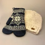 Strikkede Luffer Uld med Foer - Stjerne Blå. norsk, mønster, stjernemønster, iskrystaller, snekrystaller, lus, mønsterstrik, mørkeblå, blækblå, klassiske, traditionelle, dansk, design, vanter, luffer, handsker, vinter, efterår, accessories, tilbehør, vinterluffer, strikvanter, strikluffer, varme, lune, lette, bløde, smarte, old school, folklore, blå, pige, dame, håndstrikkede, kradser ikke, gave, gaveide, biti, ribe, uld, ren, uldvanter, uldne