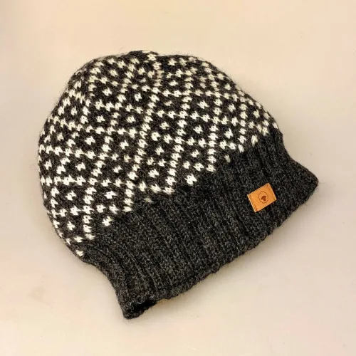 Strikket Hue Uld med Foer og Rib - Koks-Natur, grå, mørkegrå, koksgrå, dame, til, damer, klædelig, chunky, tyk, fed, hip, smart, uld, foret, kradser ikke, vindtæt, cykel, damehue, strikhue, strikhat, strikket, håndstrikket, ren, ulden, lun, varm, lækker, biti, ribe