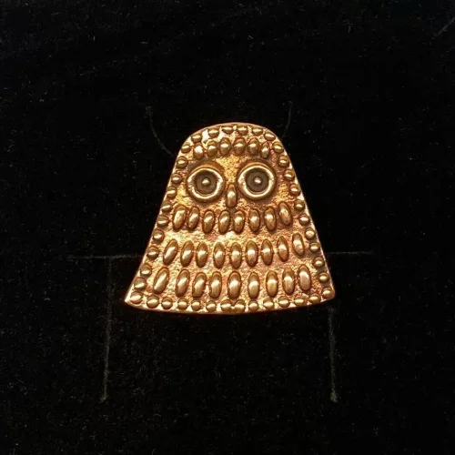 Vikingevedhæng i Bronze - Ugle Lille, den kloge, ugle, klogskab, viden, studere, eksamen, eksamensgave, uglesmykke, uglevedhæng, bornholm, dansk, fund, vikinger, vikingesmykker, historisk, guder, aser, gamle, museumssmykker, kopi, original, ægte, gylden, kobber, nronze, biti, ribe
