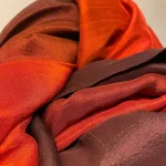 Blød Thaisilke Tørklæde XL - Brun Rust Teglrød, 2073-21, teglrød, rustrød, varmrød, orange, varme, farver, efterårsfarver, gyldne, flot, lækkert, stola, sjal, tørklæde, stort, langt, blødt, eksklusivt, elegant, luksus, kvalitet, silke, ren, ægte, thaisilke, festligt, smart, gave, gaveide, over skuldrene, julegave, biti, ribe