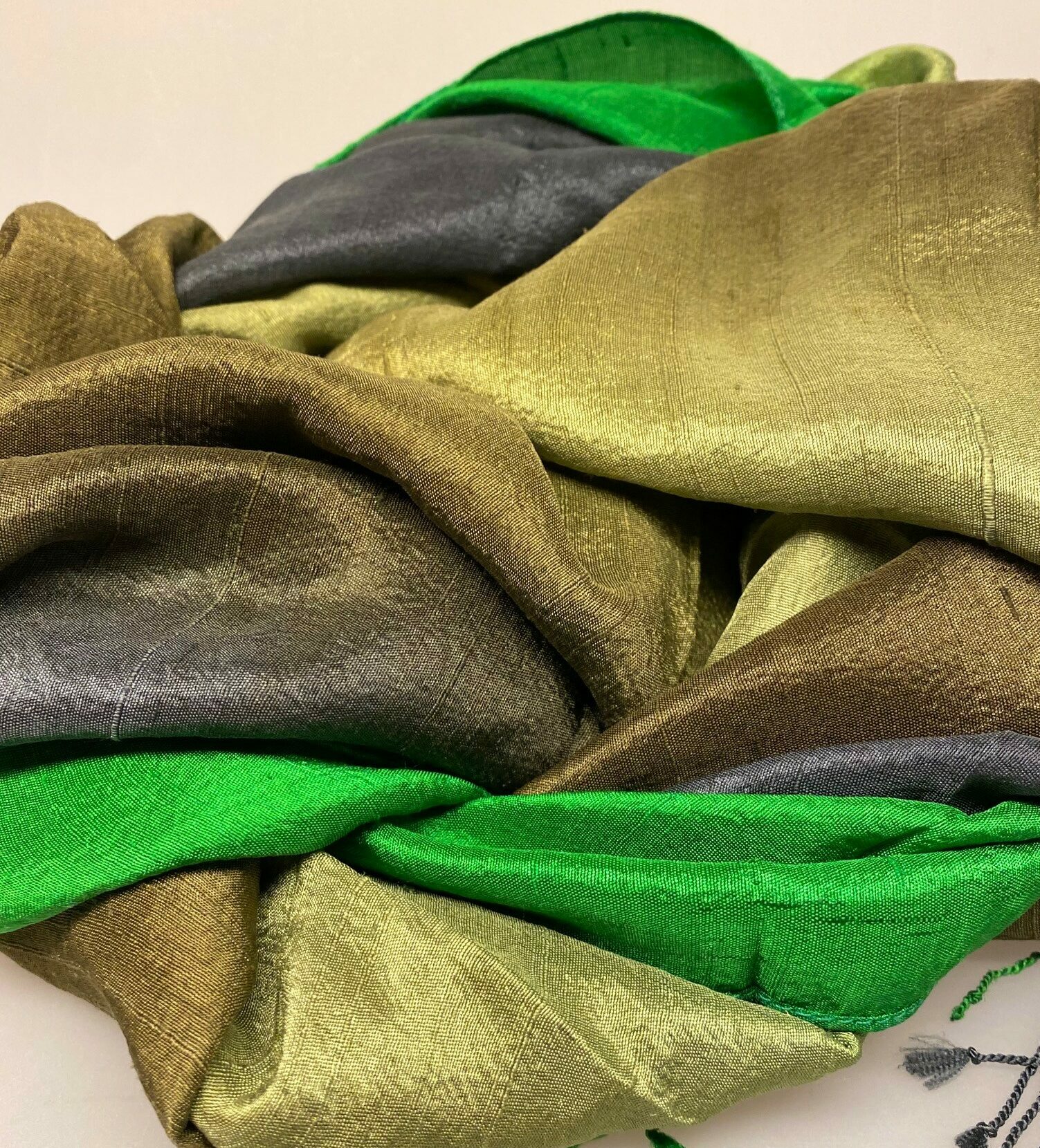 eksil adjektiv Statistikker Blød Thaisilke Tørklæde XL - Koks Grøn Umbra