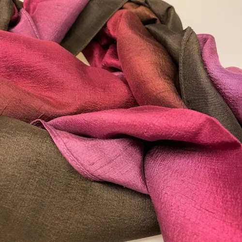 Blød Thaisilke Tørklæde XL - Lyng Fuchsia Chokoladebrun, mørkebrun, lynglilla, vinrød, lilla, 2073-43, flot, lækkert, stola, sjal, tørklæde, stort, langt, blødt, eksklusivt, elegant, luksus, kvalitet, silke, ren, ægte, thaisilke, festligt, smart, gave, gaveide, over skuldrene, julegave, biti, ribe