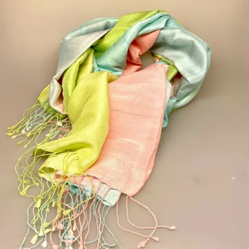 Blød Thaisilke Tørklæde XL - Pastel Farver, rosa, lysegrøn, lyseblå, isblå, lyserød, pistazie, 2073, fv. 30, feminin, delikat, lyse, lot, lækkert, stola, sjal, tørklæde, stort, langt, blødt, eksklusivt, elegant, luksus, kvalitet, silke, ren, ægte, thaisilke, festligt, smart, gave, gaveide, over skuldrene, julegave, biti, ribe