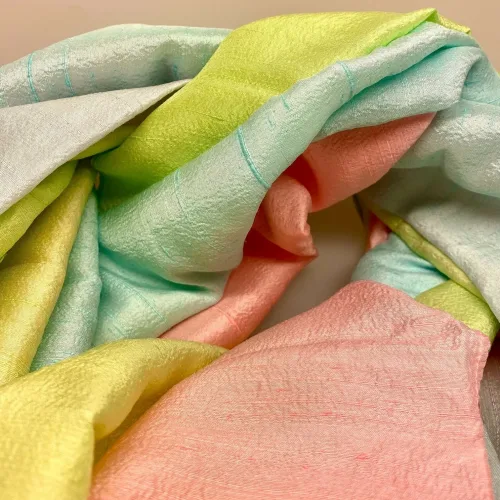 Blød Thaisilke Tørklæde XL - Pastel Farver, rosa, lysegrøn, lyseblå, isblå, lyserød, pistazie, 2073, fv. 30, feminin, delikat, lyse, lot, lækkert, stola, sjal, tørklæde, stort, langt, blødt, eksklusivt, elegant, luksus, kvalitet, silke, ren, ægte, thaisilke, festligt, smart, gave, gaveide, over skuldrene, julegave, biti, ribe