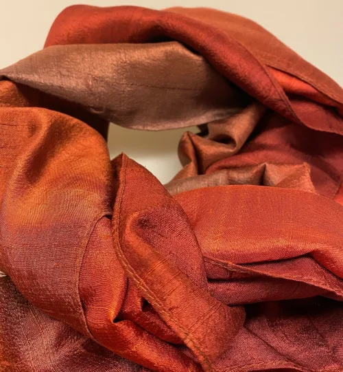 Blød Thaisilke Tørklæde XL - Rødbrun Rustrød Brun, gyldenbrunt, rødbrunt, 2073-22, varme, farver, efterårsfarver, gyldne, flot, lækkert, stola, sjal, tørklæde, stort, langt, blødt, eksklusivt, elegant, luksus, kvalitet, silke, ren, ægte, thaisilke, festligt, smart, gave, gaveide, over skuldrene, julegave, biti, ribe