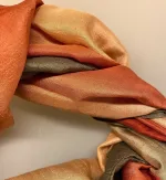 Blød Thaisilke Tørklæde XL - Rust Pudder Khaki, 2073, fv. 46, sart, lyse, grøn, varm, rust, rustrød, grågrøn, dæmpet, orange, 2073, fv. 48, flot, lækkert, stola, sjal, tørklæde, stort, langt, blødt, eksklusivt, elegant, luksus, kvalitet, silke, ren, ægte, thaisilke, festligt, smart, gave, gaveide, over skuldrene, julegave, biti, ribe