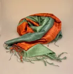 Blød Thaisilke Tørklæde XL - Rust Støvgrøn, varm, kølig, søgrøn, støvet, grøn, grågrøn, dæmpet, orange, 2073, fv. 48, flot, lækkert, stola, sjal, tørklæde, stort, langt, blødt, eksklusivt, elegant, luksus, kvalitet, silke, ren, ægte, thaisilke, festligt, smart, gave, gaveide, over skuldrene, julegave, biti, ribe