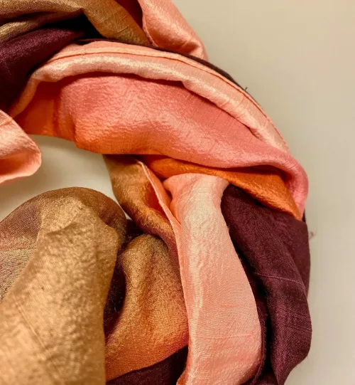 Blød Thaisilke Tørklæde XL - Vinrød Nougat Gammelrosa, 2073, fv. 36, vinrød, bordeaux, nougat, sand, ferskenfarvet, rosa, varme farver, bærfarver, forår,flot, lækkert, stola, sjal, tørklæde, stort, langt, blødt, eksklusivt, elegant, luksus, kvalitet, silke, ren, ægte, thaisilke, festligt, smart, gave, gaveide, over skuldrene, julegave, biti, ribe