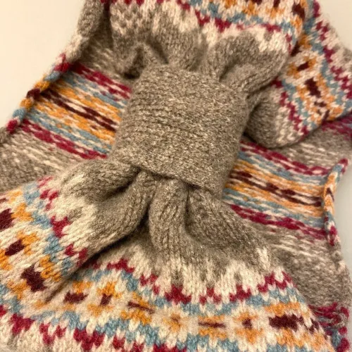 Eribé Pandebånd & Halsedisse Lambswool - Autumn Grå, varmgrå, lysegrå, lyse farver, varme, dæmpede, autumn finch, skotsk, lambswool, lammeuld, merino, blød, kradser ikke, halsedisse, tube, pandebånd, turban, smart, varm, lun, let, mønster, moderne, accessories, tilbehør, piger, damer, gave, julegave, vinter, gaveide, biti, ribe, skotsk, strik, fintstrikket, klædelig, flot, kvalitet, speciel,