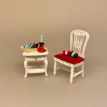 Miniature Æske med Garnnøgler, garn, strik, hjemmestrik, garnkurv, strikkepinde, dukkehus, ting, tilbehør, til, nisser, nissebo, nissedør, gavekort, garnbutik, miniatuere, sangskjuler, gavekort, gaveide, lillebitte, '