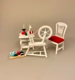 Miniature Æske med Garnnøgler, garn, strik, hjemmestrik, garnkurv, strikkepinde, dukkehus, ting, tilbehør, til, nisser, nissebo, nissedør, gavekort, garnbutik, miniatuere, sangskjuler, gavekort, gaveide, lillebitte, '