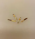 Miniature Bestik - Kniv & Gaffel i Guld til 2, bestik, gaffeltøj, kniv og gaffel, elegant, adeligt, kongeligt, ske, gaffel, kniv, bestik, knive, skeer, gafler, service, dukkehus, ting, til, tilbehør, nisser, nissebo, nissehus, nissedør, julekalender, miniature, dukkehusting, dukkehustilbehør, 1:12, sætterkasse, sættekasse, biti, ribe, dukkestue