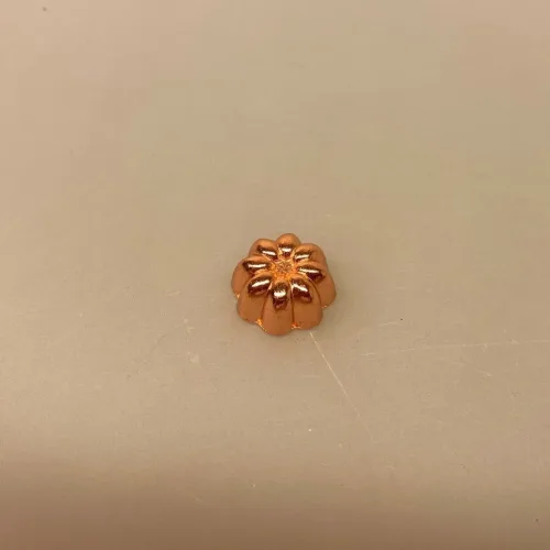 Miniature Kobber Bageforme, bageform, køkkentøj, køkken, dukkehus, ting til, tilbehør, dukkehuset, nisser, nisseting, nissedør, nissetilbehør, birgitte frigast, miniature, kobberbryllup, symbolsk, gave, gaveide, gavekort, sangskjuler, 1:12, dukkehustilbehør, dukkehusting, biti, ribe,