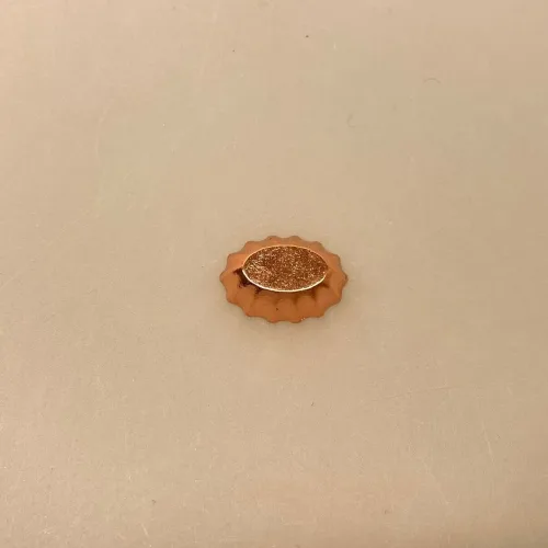 Miniature Kobber Bageforme, bageform, køkkentøj, køkken, dukkehus, ting til, tilbehør, dukkehuset, nisser, nisseting, nissedør, nissetilbehør, birgitte frigast, miniature, kobberbryllup, symbolsk, gave, gaveide, gavekort, sangskjuler, 1:12, dukkehustilbehør, dukkehusting, biti, ribe,
