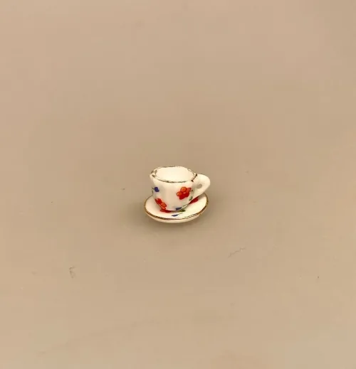 Miniature Kop Porcelæn Blomster, service, kaffe, kaffeservice, middagstallerken, mini, miniature, miniatyre, 1:12, dukkehus, nisser, symbolsk, gave, gavekort, sangskjuler, sønderjysk kaffebord, tjener, madlavning, borddækning, nisserne, nissedør, dukkehusting, dukkehustilbehør, interiør, ting til, sættekasse, sætterkasse, biti, Best in miniature