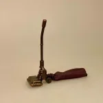 Miniature Støvsuger, rengøring, rengøringshjælp, symbolsk, gave, gavekort, 1:12, lille, bitte, sjov, sangskjuler, dukkehus, ting, til, tilbehør, miniature, miniaturer, nisser, nissetilbehør, nissedør, dukkehusting, dukkehustilbehør, jul, julerengøring, sangskjuler, biti, ribe, upstairs, downstairs, dyson, julegave, sjov,