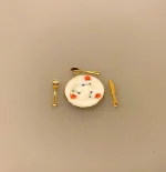 Miniature Tallerken Porcelæn Blomster, service, kaffe, kaffeservice, middagstallerken, mini, miniature, miniatyre, 1:12, dukkehus, nisser, symbolsk, gave, gavekort, sangskjuler, sønderjysk kaffebord, tjener, madlavning, borddækning, nisserne, nissedør, dukkehusting, dukkehustilbehør, interiør, ting til, sættekasse, sætterkasse, biti, Best in miniature