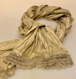 8092 Silketørklæde med Kniplingsbort - Sivgrønt, lyst, khaki, tilbud, udsalg, ensfarvet, feminint, sporty, specielt, luksus, lækkert, silke silketørklæde, stola, hæklet, takkekant, knilpet, kniplinger, brunt, tørlklæde, gave, gaveide, biti, ribe