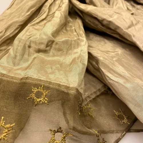 Silketørklæde med Organza Borter - Lys Khaki, stola, sjl, over skuldrene, fest, tilbehør, lys, flot, lækker, kvalitet, organza, stilig, smuk, festlig, tilbud, udsalg, gave, gaveide, sporty, fyldig, elegant, biti, ribe