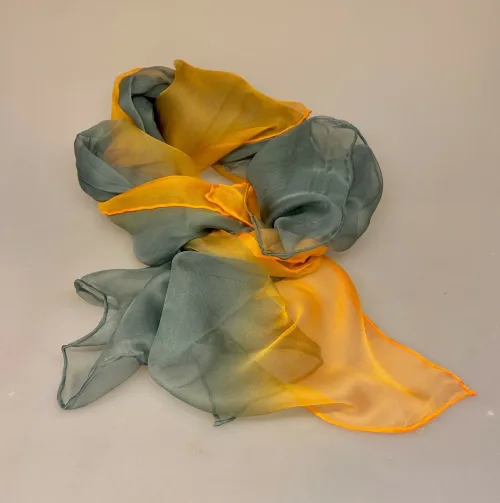 Silkechiffon 1163 XL - Khaki Orange, varme, farver, dæmpede, blide, solgul, orange, grøn, army, støvet, stort, fnuglet, stola, tørklæde, fin, ægte, ren, silke, håndstukne, håndrullede, kanter, tyndt, let, feminint, gave, eksklusivt, tilbud, udsalg, billigt, flot, smukt, kvalitet, biti, ribe