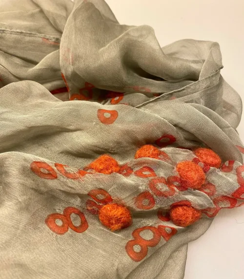 Tørklæde 1530 Silkechiffon med Filt og tryk - Khaki, 01, rust, spændende, interessant, kunstnerisk, særligt, finurligt, filtkugler, sjovt, lækkert, biti, ribe