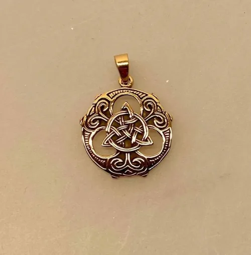Vikingevedhæng i Bronze - Rundt med Triskele i Fletværk - Billede 4