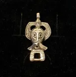 Vikingevedhæng i Sølv - Odin, ribe, odin, øverste, gud, as, aser, vikinger, vikingegud, gamle, nordiske, guder, asgård, midgård, vikingetro, vikingesmykker, vikingefund, vikingetiden, smykker, fund, udgravninger, århusmasken, Aarhusmasken, sølvvedhæng, ægte, original, sterling sølv, ribe, ansgar, museumssmykker, moesgaard, museum, ældste, by, biti, domkirke, museums, kopismykker, kopi, danefæ