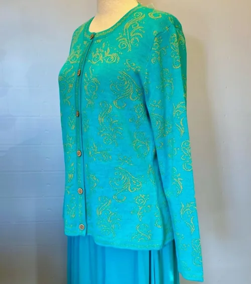 Alpaka Cardigan - Maria med Rund Hals Smaragdgrøn, turkis, alpaca, lama, uld, lækker, bedste, kvalitet, babyalpaka, cashmere, jaquardstrikket, strikjakke, elegant, let, varm, særlig, smuk, flot, sporty, damestrik, gave, figur, timeglas, klædelig, design, biti, ribe