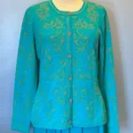 Alpaka Cardigan - Maria med Rund Hals Smaragdgrøn, turkis, alpaca, lama, uld, lækker, bedste, kvalitet, babyalpaka, cashmere, jaquardstrikket, strikjakke, elegant, let, varm, særlig, smuk, flot, sporty, damestrik, gave, figur, timeglas, klædelig, design, biti, ribe