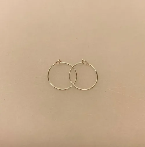 Creoler i Sølv Ø 15 mm med Øjelås, susanne friis bjørner, enkle, simple, tynde, ægte, ren, sølv, sterling, 925, dansk, design, små, lette, billige, tilbud, biti, runde, øreringe, hoops, ribe, stine a, maanesten, enamel, cph, sfb