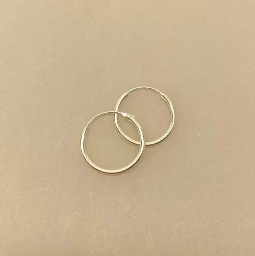 Creoler i Sølv Ø 18 mm Glatte Hoops - 1,5 mm, sø 1518, små, tynde, enkle, basic, klassiske, diskrete, hverdags, øreringe, runde, ren, ægte, sterling, sølv, lyse, blanke, billige, stine a, pico, sølvøreringe, creoler, hoops, biti, ribe, parpriser, tilbud, cool,